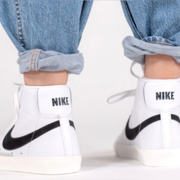 Nike Blazer Mid 77 Womens High Top Sneaker White Sail Black Leather Suede US 9 - Picture 3 of 12